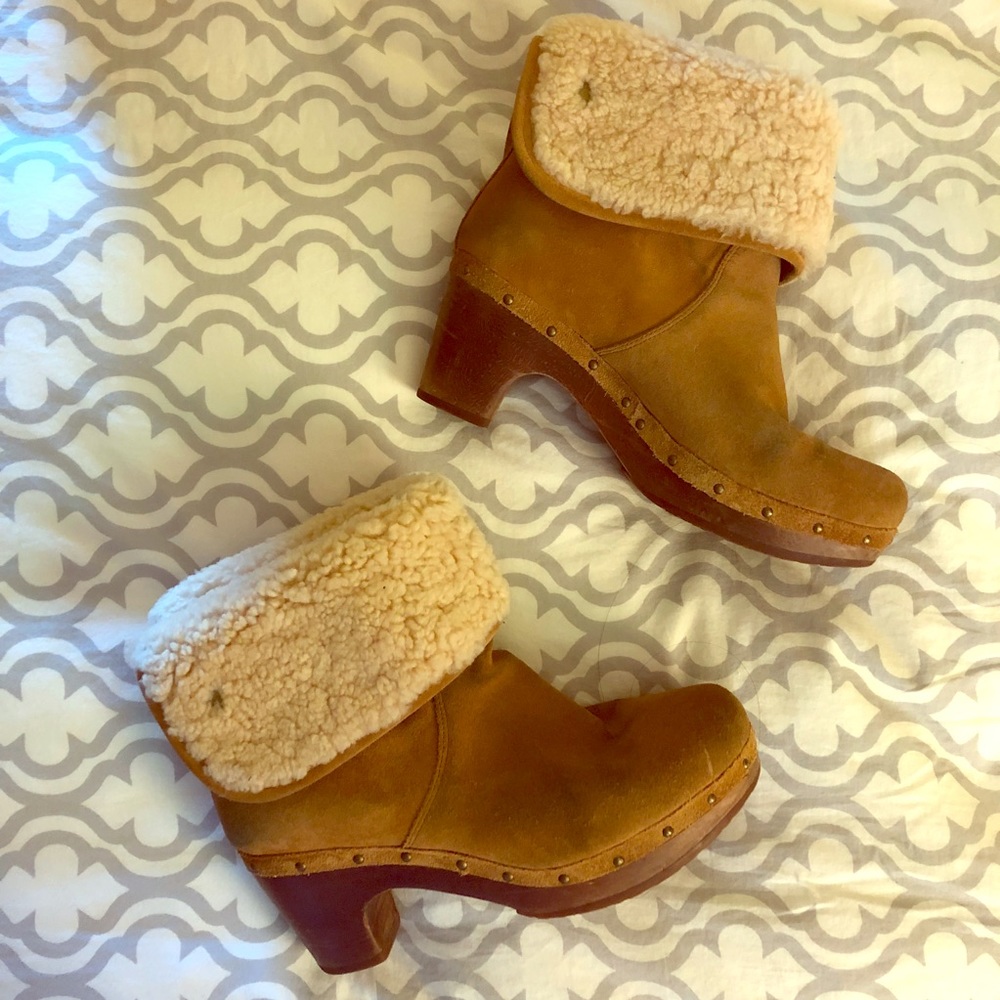 UGGS SZ 8 tan suede boots